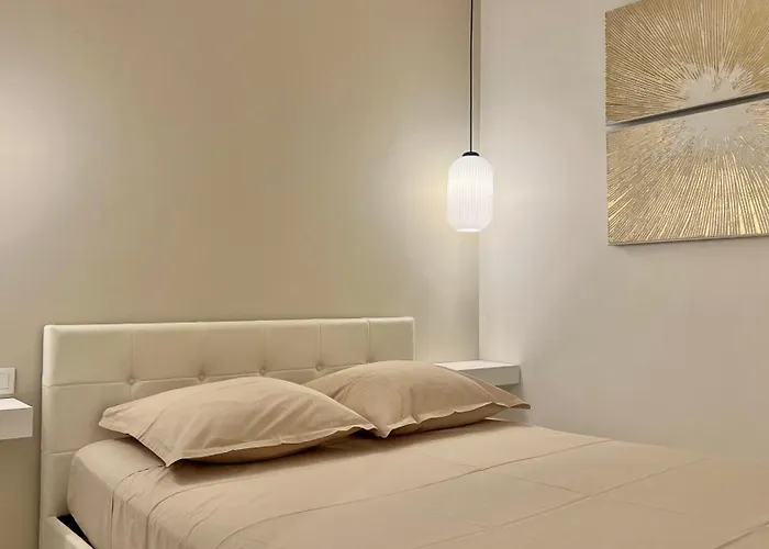 Seaviews By Jenni Menton, La Suite, Superbe Front De Mer, Top Emplacement Avec Terrasse Et Parking!