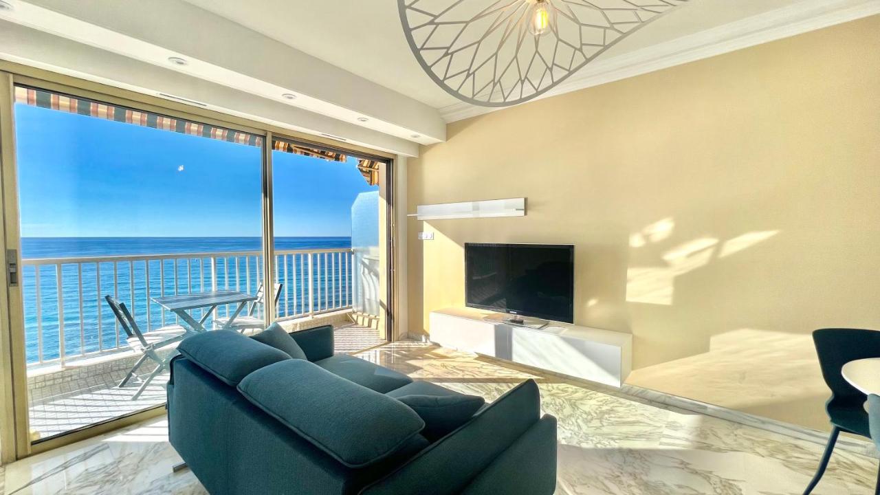 Seaviews By Jenni Menton, La Suite, Superbe Front De Mer, Emplacement Avec Terrasse Et Parking! *