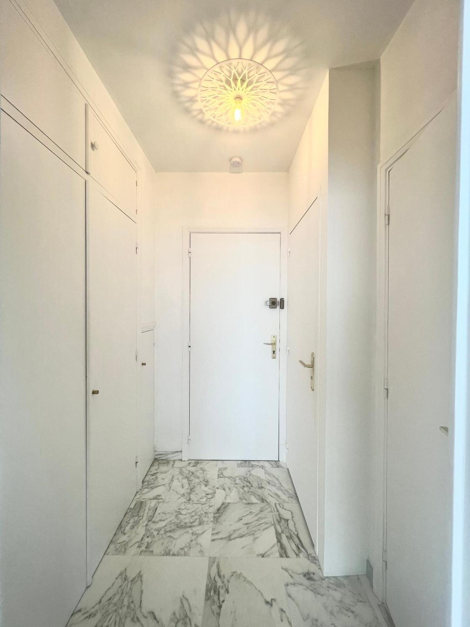 Appartement Seaviews By Jenni Menton, La Suite, Superbe Front De Mer, Emplacement Avec Terrasse Et Parking! Menton