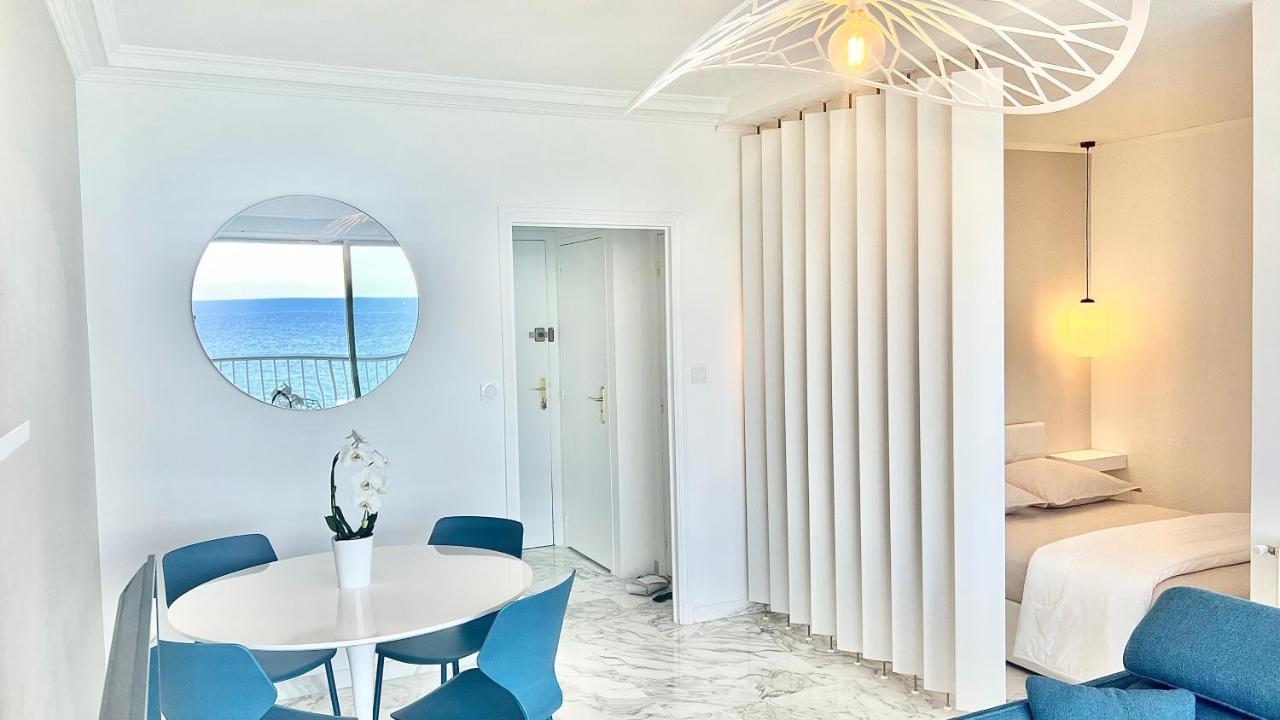 Seaviews By Jenni Menton, La Suite, Superbe Front De Mer, Emplacement Avec Terrasse Et Parking! Apartment *